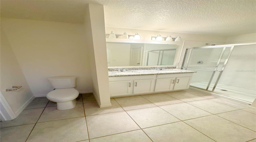 DAVENPORT, Florida 33896, 4 Bedrooms Bedrooms, ,2 BathroomsBathrooms,Residential,For Sale,VENICE,MFRO6317184