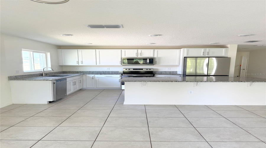 DAVENPORT, Florida 33896, 4 Bedrooms Bedrooms, ,2 BathroomsBathrooms,Residential,For Sale,VENICE,MFRO6317184