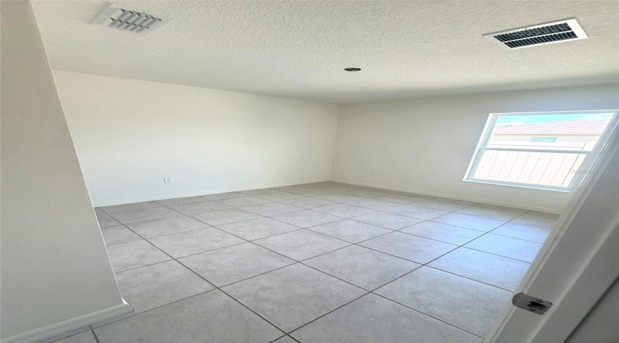 DAVENPORT, Florida 33896, 4 Bedrooms Bedrooms, ,2 BathroomsBathrooms,Residential,For Sale,VENICE,MFRO6317184