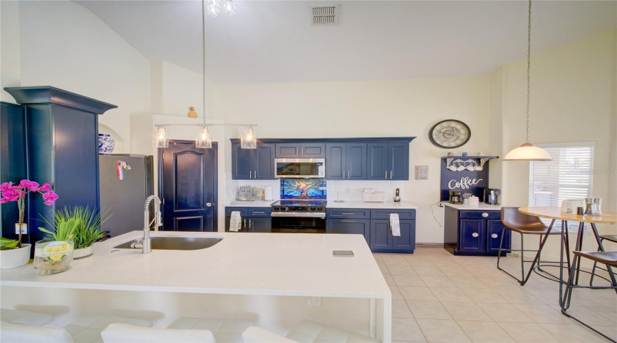 DAVENPORT, Florida 33897, 3 Bedrooms Bedrooms, ,3 BathroomsBathrooms,Residential,For Sale,OLD BRIDGE,0,MFRO6317241