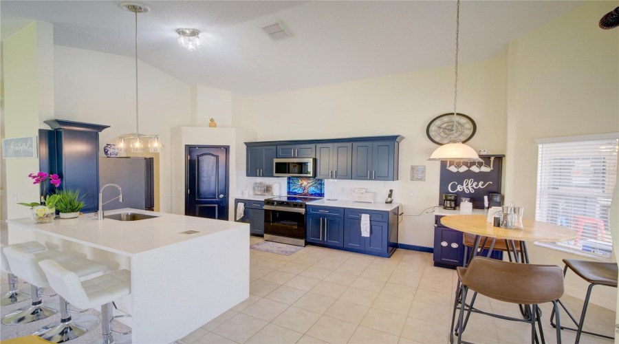 DAVENPORT, Florida 33897, 3 Bedrooms Bedrooms, ,3 BathroomsBathrooms,Residential,For Sale,OLD BRIDGE,0,MFRO6317241