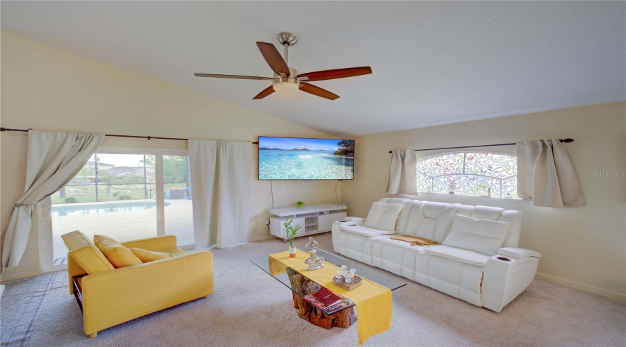 DAVENPORT, Florida 33897, 3 Bedrooms Bedrooms, ,3 BathroomsBathrooms,Residential,For Sale,OLD BRIDGE,0,MFRO6317241