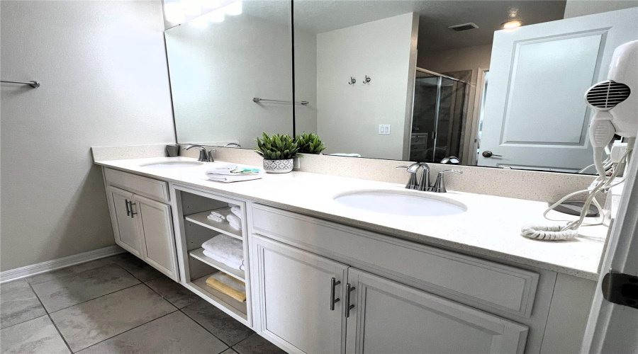 KISSIMMEE, Florida 34746, 2 Bedrooms Bedrooms, ,2 BathroomsBathrooms,Residential,For Sale,CLOCK TOWER,MFRO6317559