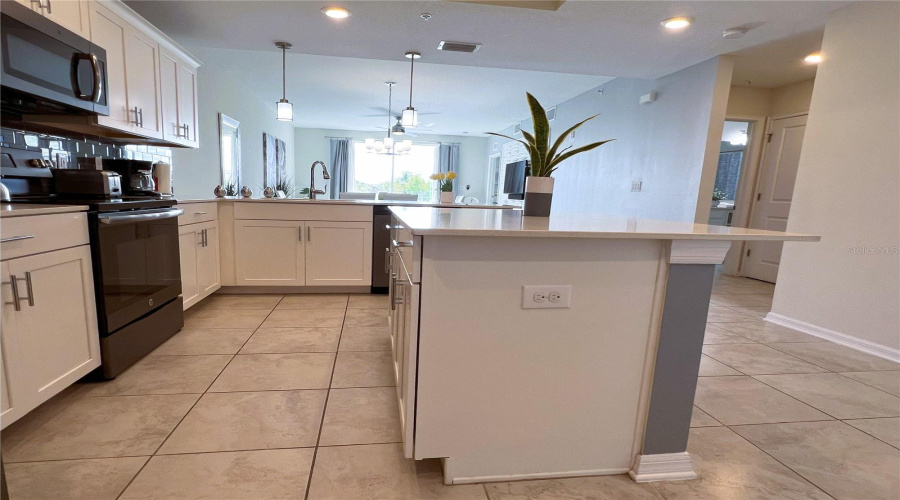 KISSIMMEE, Florida 34746, 2 Bedrooms Bedrooms, ,2 BathroomsBathrooms,Residential,For Sale,CLOCK TOWER,MFRO6317559