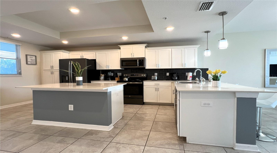 KISSIMMEE, Florida 34746, 2 Bedrooms Bedrooms, ,2 BathroomsBathrooms,Residential,For Sale,CLOCK TOWER,MFRO6317559
