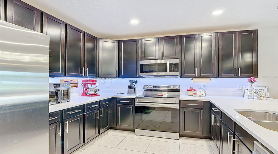 KISSIMMEE, Florida 34746, 3 Bedrooms Bedrooms, ,2 BathroomsBathrooms,Residential,For Sale,CORAL CASTLE,MFRS5128664