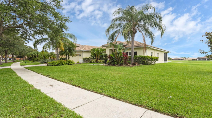 KISSIMMEE, Florida 34746, 3 Bedrooms Bedrooms, ,2 BathroomsBathrooms,Residential,For Sale,NORTHWOODS,0,MFRS5128786