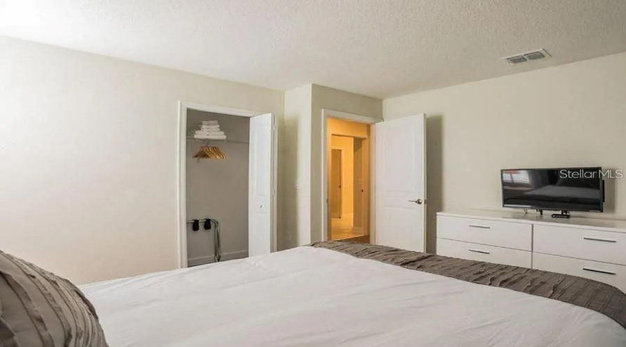 DAVENPORT, Florida 33896, 8 Bedrooms Bedrooms, ,5 BathroomsBathrooms,Residential,For Sale,PLUNKER,MFRO6308449