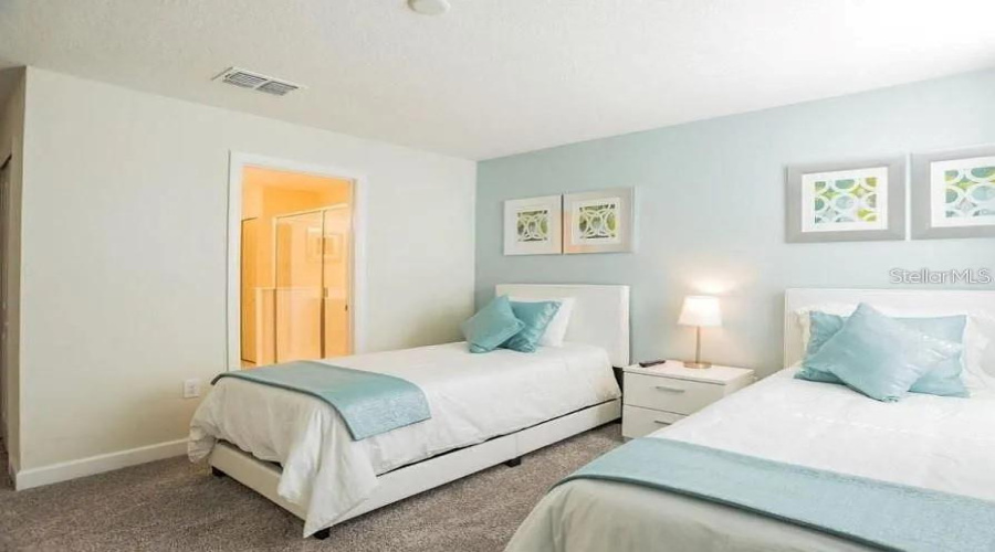DAVENPORT, Florida 33896, 8 Bedrooms Bedrooms, ,5 BathroomsBathrooms,Residential,For Sale,PLUNKER,MFRO6308449