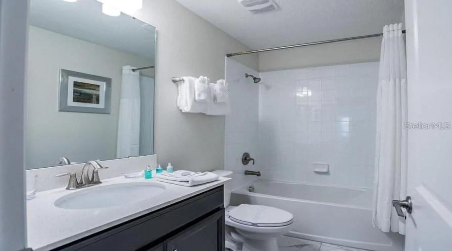 DAVENPORT, Florida 33896, 8 Bedrooms Bedrooms, ,5 BathroomsBathrooms,Residential,For Sale,PLUNKER,MFRO6308449