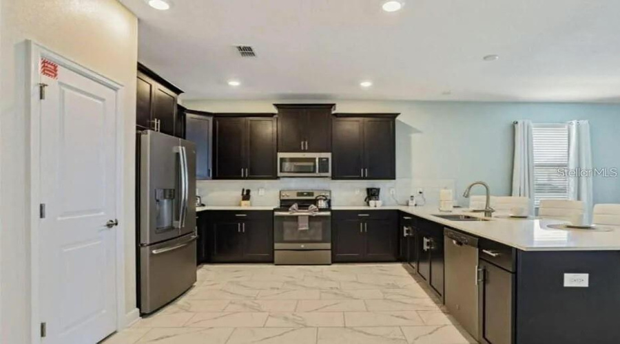 DAVENPORT, Florida 33896, 8 Bedrooms Bedrooms, ,5 BathroomsBathrooms,Residential,For Sale,PLUNKER,MFRO6308449