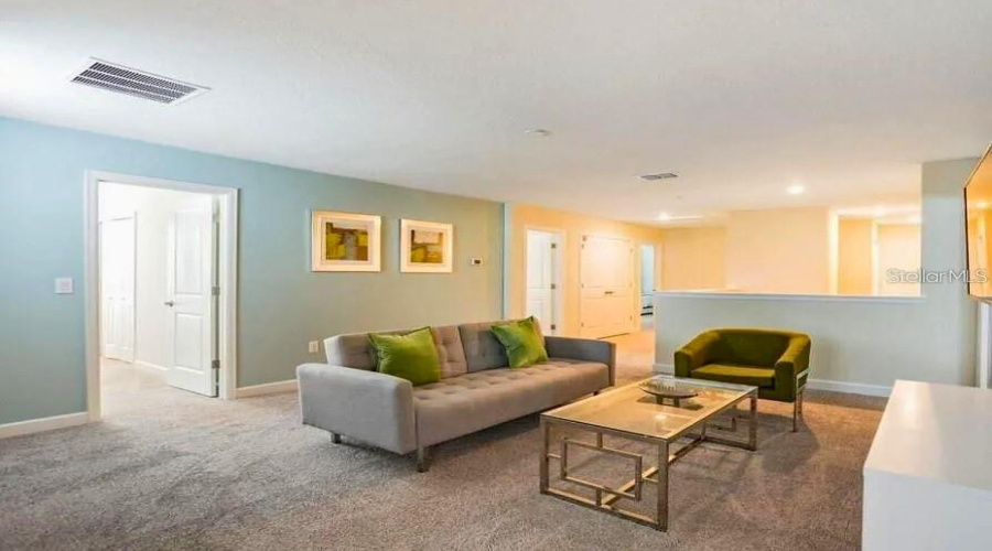 DAVENPORT, Florida 33896, 8 Bedrooms Bedrooms, ,5 BathroomsBathrooms,Residential,For Sale,PLUNKER,MFRO6308449