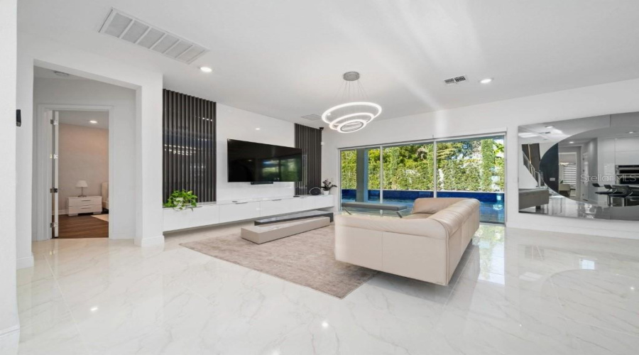 ORLANDO, Florida 32836, 5 Bedrooms Bedrooms, ,4 BathroomsBathrooms,Residential,For Sale,LUDINGTON,MFRO6315989