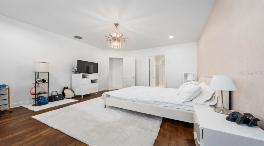 ORLANDO, Florida 32836, 5 Bedrooms Bedrooms, ,4 BathroomsBathrooms,Residential,For Sale,LUDINGTON,MFRO6315989