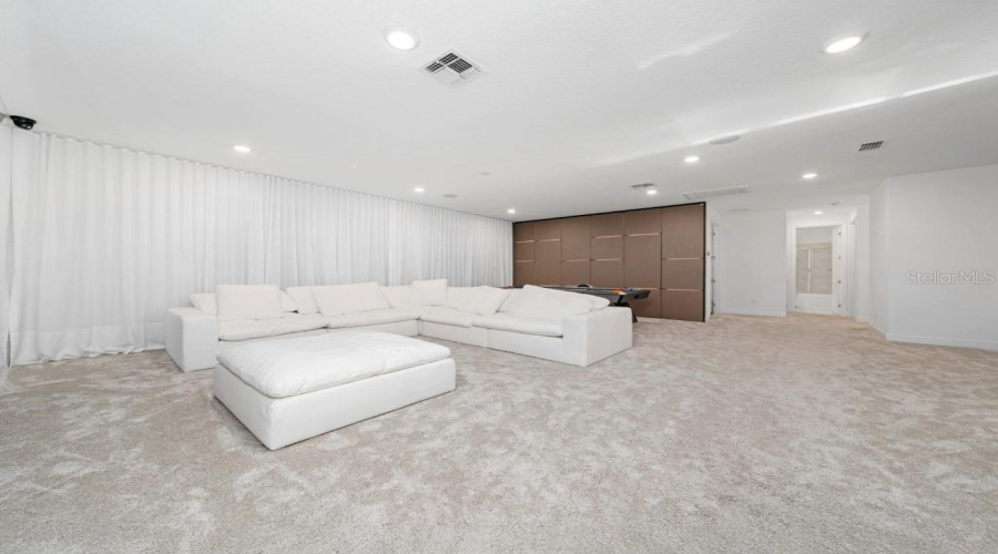 ORLANDO, Florida 32836, 5 Bedrooms Bedrooms, ,4 BathroomsBathrooms,Residential,For Sale,LUDINGTON,MFRO6315989
