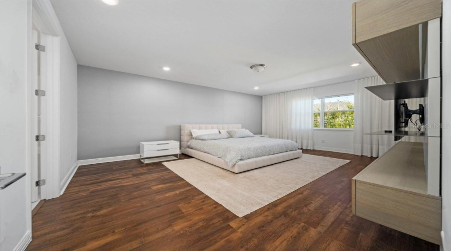 ORLANDO, Florida 32836, 5 Bedrooms Bedrooms, ,4 BathroomsBathrooms,Residential,For Sale,LUDINGTON,MFRO6315989