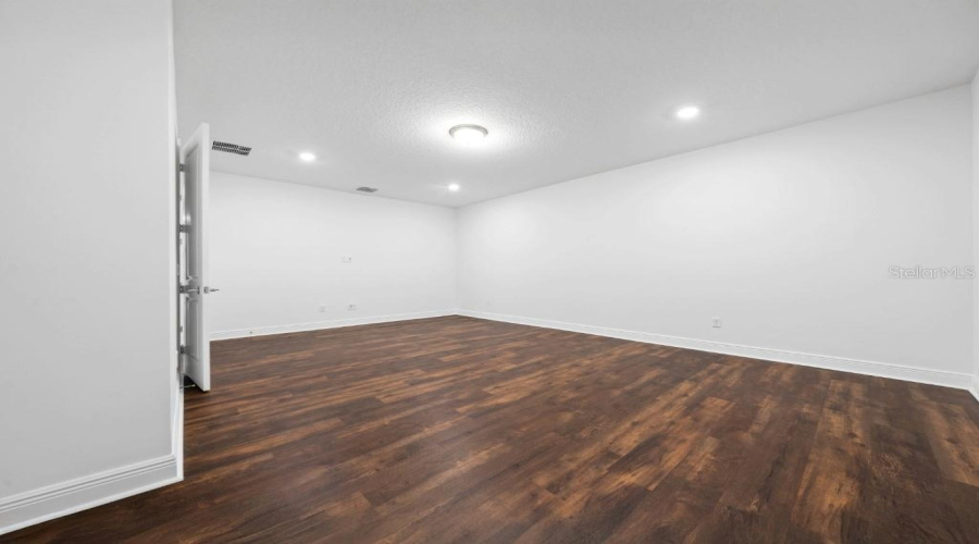 ORLANDO, Florida 32836, 5 Bedrooms Bedrooms, ,4 BathroomsBathrooms,Residential,For Sale,LUDINGTON,MFRO6315989