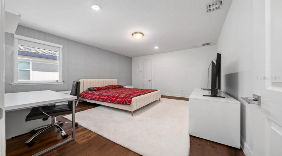 ORLANDO, Florida 32836, 5 Bedrooms Bedrooms, ,4 BathroomsBathrooms,Residential,For Sale,LUDINGTON,MFRO6315989