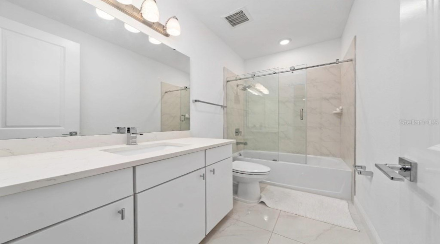 ORLANDO, Florida 32836, 5 Bedrooms Bedrooms, ,4 BathroomsBathrooms,Residential,For Sale,LUDINGTON,MFRO6315989