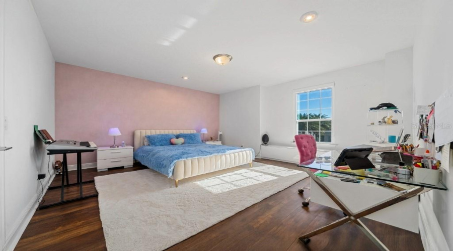 ORLANDO, Florida 32836, 5 Bedrooms Bedrooms, ,4 BathroomsBathrooms,Residential,For Sale,LUDINGTON,MFRO6315989