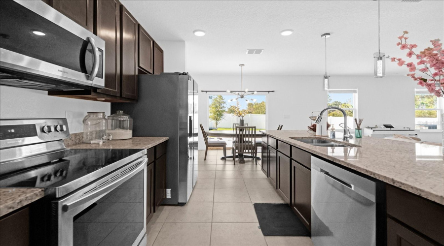 KISSIMMEE, Florida 34746, 4 Bedrooms Bedrooms, ,2 BathroomsBathrooms,Residential,For Sale,DESERT ROSE,MFRO6316977