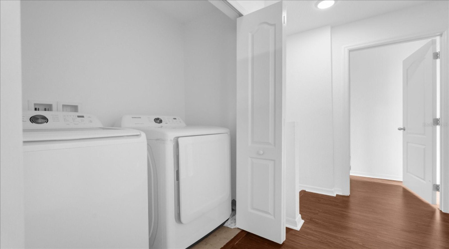 KISSIMMEE, Florida 34746, 4 Bedrooms Bedrooms, ,2 BathroomsBathrooms,Residential,For Sale,DESERT ROSE,MFRO6316977