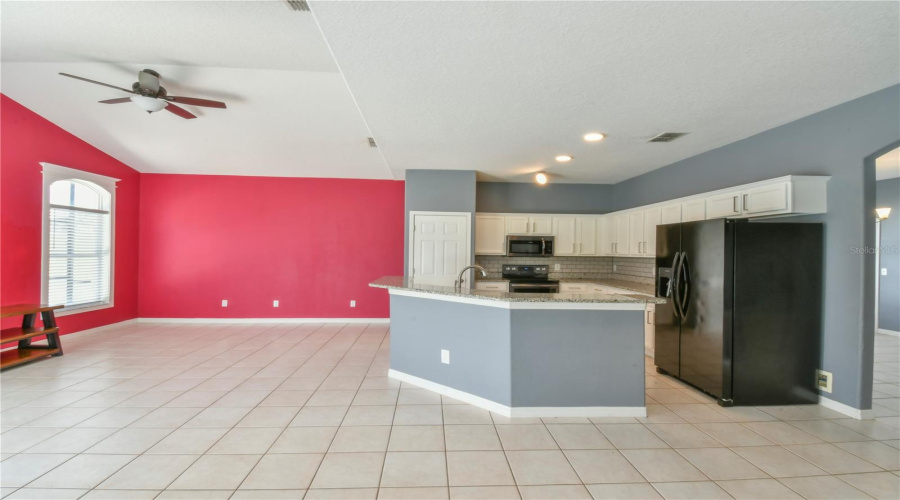DAVENPORT, Florida 33897, 5 Bedrooms Bedrooms, ,3 BathroomsBathrooms,Residential,For Sale,CORVINA,0,MFRO6316601
