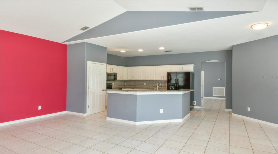 DAVENPORT, Florida 33897, 5 Bedrooms Bedrooms, ,3 BathroomsBathrooms,Residential,For Sale,CORVINA,0,MFRO6316601