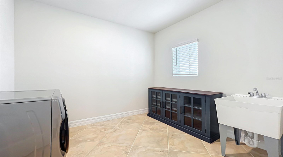 ORLANDO, Florida 32836, 5 Bedrooms Bedrooms, ,5 BathroomsBathrooms,Residential,For Sale,WOODLAND FOREST,0,MFRS5128822