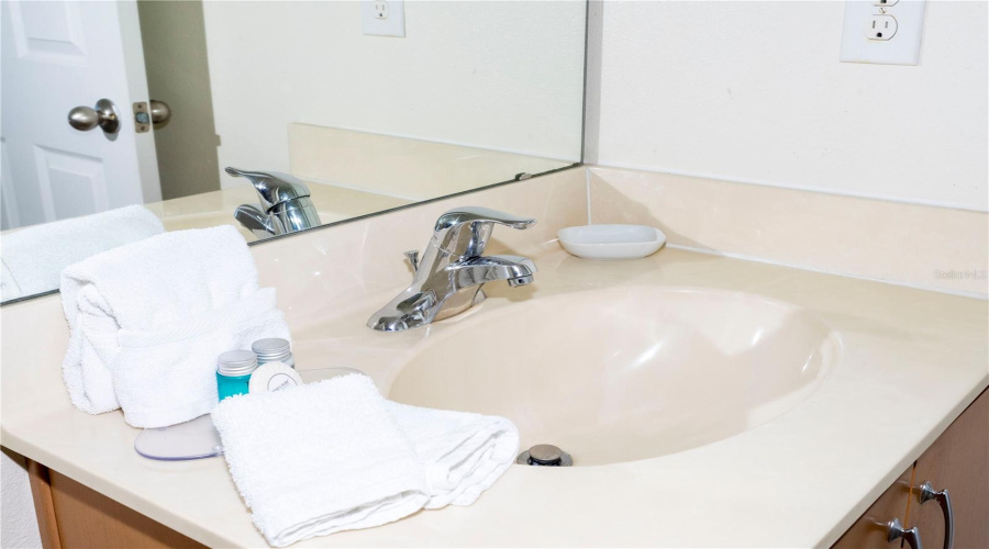 KISSIMMEE, Florida 34747, 2 Bedrooms Bedrooms, ,2 BathroomsBathrooms,Residential,For Sale,YELLOW LANTANA,MFRO6317245