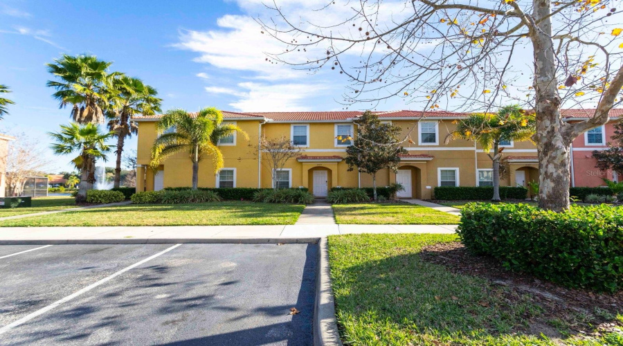 KISSIMMEE, Florida 34747, 2 Bedrooms Bedrooms, ,2 BathroomsBathrooms,Residential,For Sale,YELLOW LANTANA,MFRO6317245