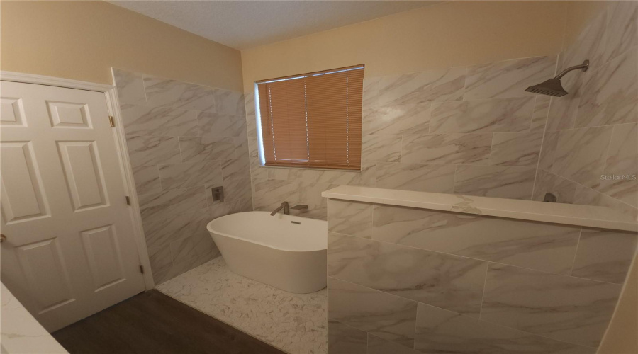 DAVENPORT, Florida 33897, 3 Bedrooms Bedrooms, ,2 BathroomsBathrooms,Residential,For Sale,BACOPA,MFRG5098196