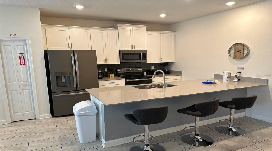 DAVENPORT, Florida 33896, 5 Bedrooms Bedrooms, ,4 BathroomsBathrooms,Residential,For Sale,STINGER,MFRO6317685