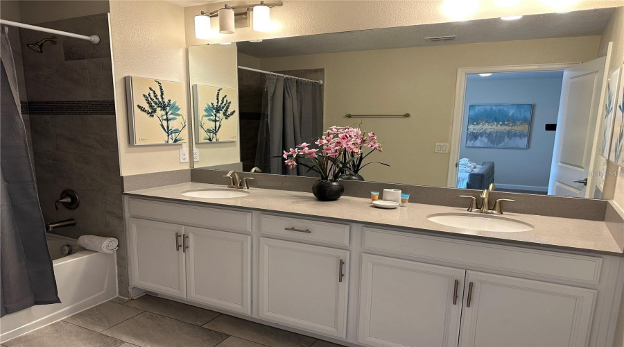 DAVENPORT, Florida 33896, 5 Bedrooms Bedrooms, ,4 BathroomsBathrooms,Residential,For Sale,STINGER,MFRO6317685