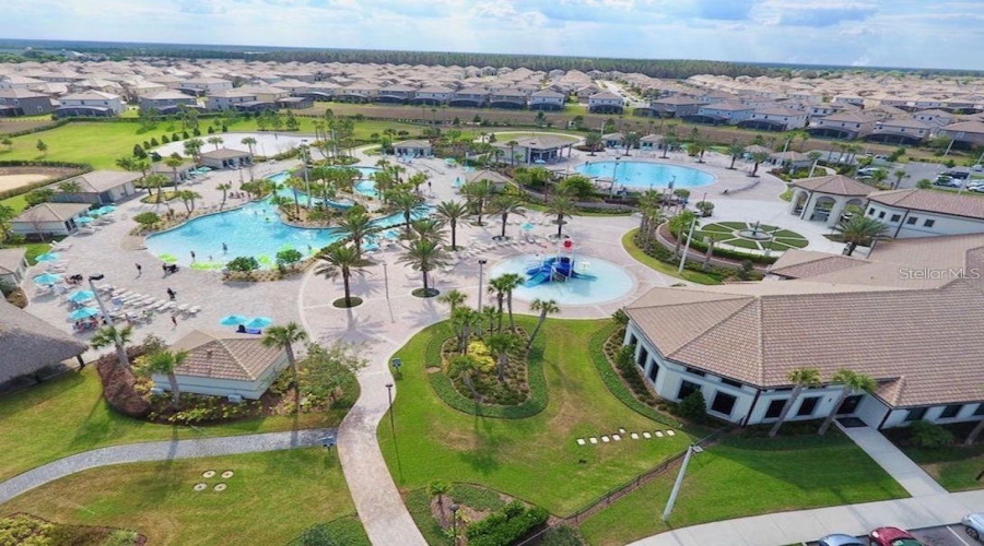 DAVENPORT, Florida 33896, 5 Bedrooms Bedrooms, ,4 BathroomsBathrooms,Residential,For Sale,STINGER,MFRO6317685
