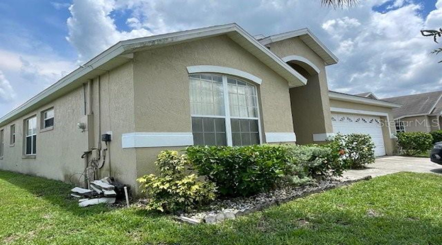 KISSIMMEE, Florida 34747, 5 Bedrooms Bedrooms, ,4 BathroomsBathrooms,Residential,For Sale,ONEIDA,MFRO6317995