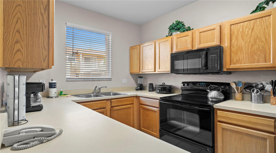 KISSIMMEE, Florida 34746, 3 Bedrooms Bedrooms, ,3 BathroomsBathrooms,Residential,For Sale,CAMARO,MFRO6317920