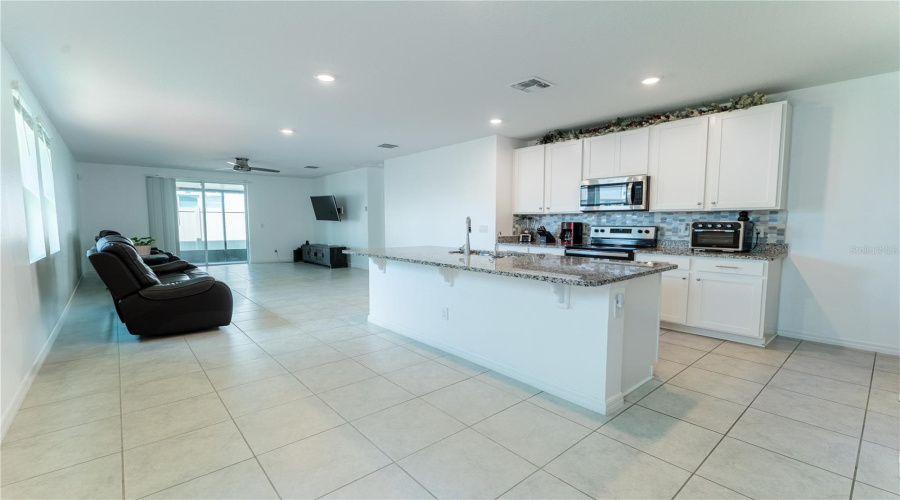 DAVENPORT, Florida 33897, 4 Bedrooms Bedrooms, ,2 BathroomsBathrooms,Residential,For Sale,MONACO,MFRS5127879