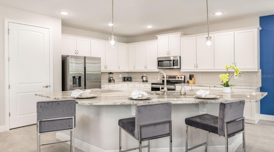 KISSIMMEE, Florida 34747, 6 Bedrooms Bedrooms, ,5 BathroomsBathrooms,Residential,For Sale,SOUTHFIELD,MFRO6318145