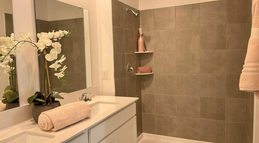 DAVENPORT, Florida 33837, 3 Bedrooms Bedrooms, ,2 BathroomsBathrooms,Residential,For Sale,PUNCH BOWL,MFRO6313972