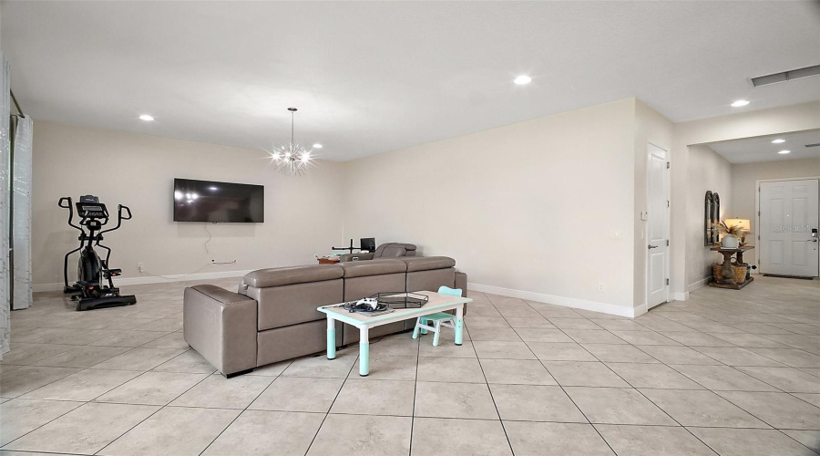 DAVENPORT, Florida 33897, 5 Bedrooms Bedrooms, ,2 BathroomsBathrooms,Residential,For Sale,CARMELA,MFRG5098243