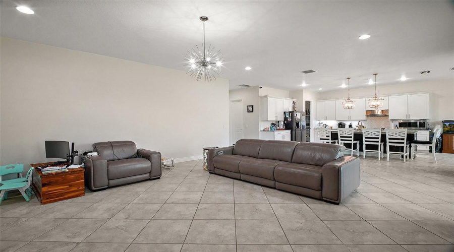 DAVENPORT, Florida 33897, 5 Bedrooms Bedrooms, ,2 BathroomsBathrooms,Residential,For Sale,CARMELA,MFRG5098243