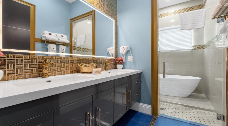 DAVENPORT, Florida 33896, 20 Bedrooms Bedrooms, ,20 BathroomsBathrooms,Residential,For Sale,FANTASY,0,MFRO6246223