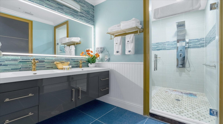DAVENPORT, Florida 33896, 20 Bedrooms Bedrooms, ,20 BathroomsBathrooms,Residential,For Sale,FANTASY,0,MFRO6246223