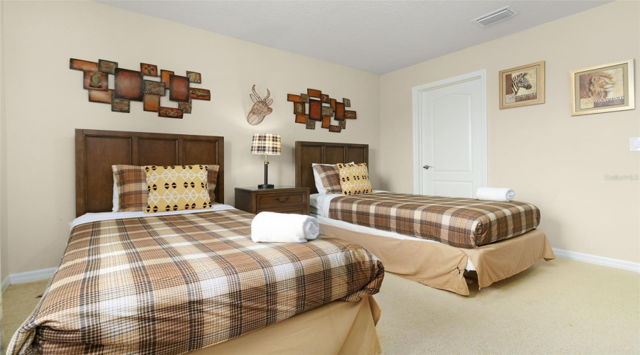 KISSIMMEE, Florida 34747, 7 Bedrooms Bedrooms, ,5 BathroomsBathrooms,Residential,For Sale,RHODES,0,MFRO6317955