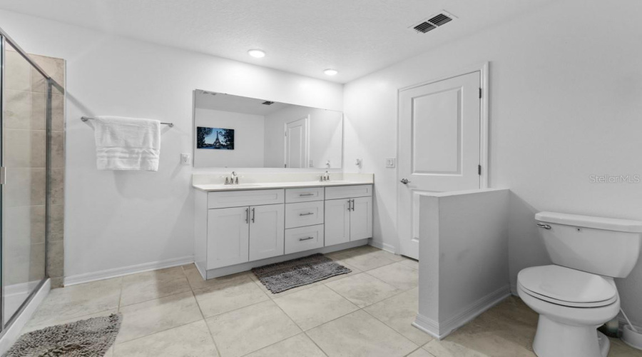 KISSIMMEE, Florida 34746, 4 Bedrooms Bedrooms, ,2 BathroomsBathrooms,Residential,For Sale,FINCH,MFRS5128908