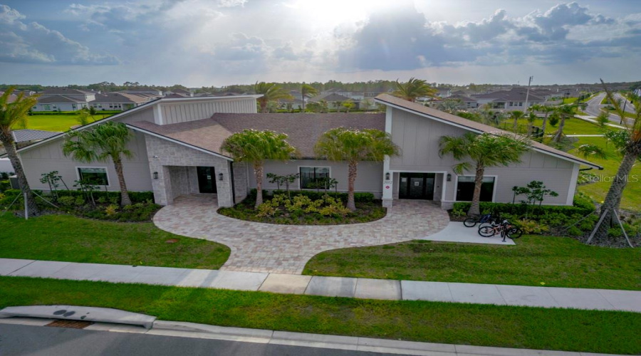 KISSIMMEE, Florida 34746, 4 Bedrooms Bedrooms, ,2 BathroomsBathrooms,Residential,For Sale,FINCH,MFRS5128908