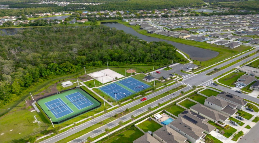 KISSIMMEE, Florida 34746, 4 Bedrooms Bedrooms, ,2 BathroomsBathrooms,Residential,For Sale,FINCH,MFRS5128908