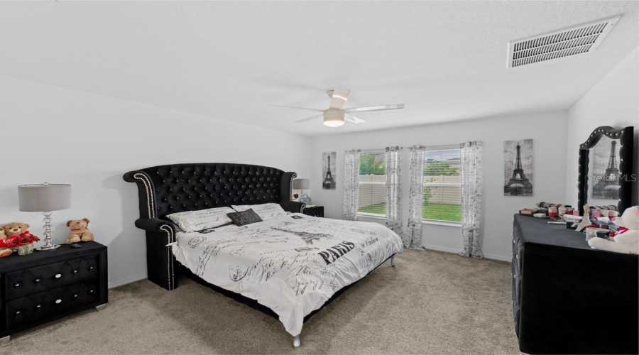 KISSIMMEE, Florida 34746, 4 Bedrooms Bedrooms, ,2 BathroomsBathrooms,Residential,For Sale,FINCH,MFRS5128908