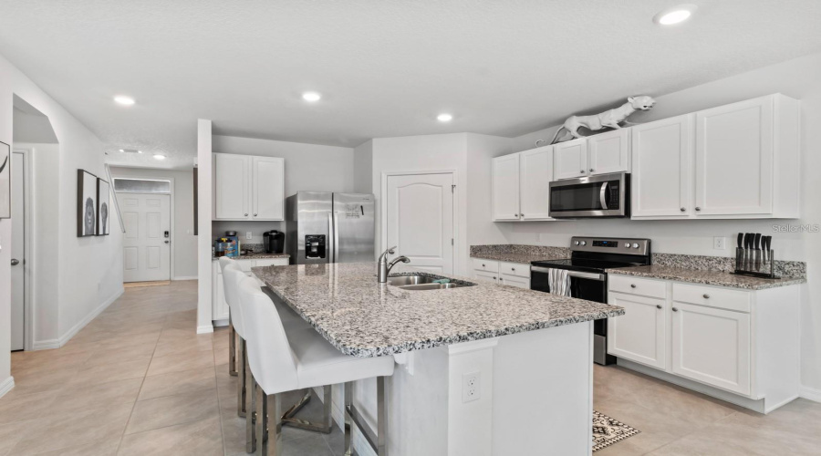 KISSIMMEE, Florida 34747, 5 Bedrooms Bedrooms, ,3 BathroomsBathrooms,Residential,For Sale,WHITE LILLY,MFRO6317938